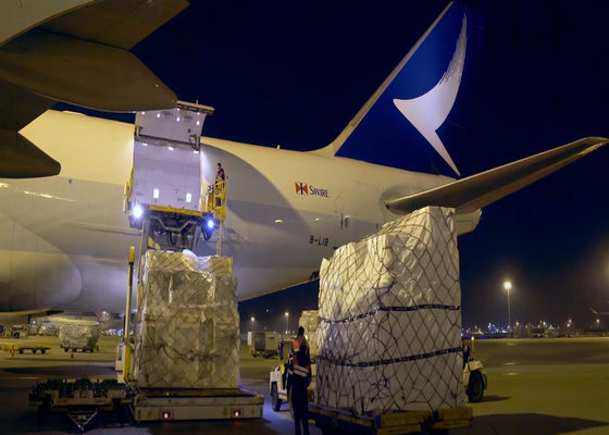 تمام انواع قابل اعتماد حمل و نقل هوایی در سراسر جهان DHL حمل و نقل از در به در